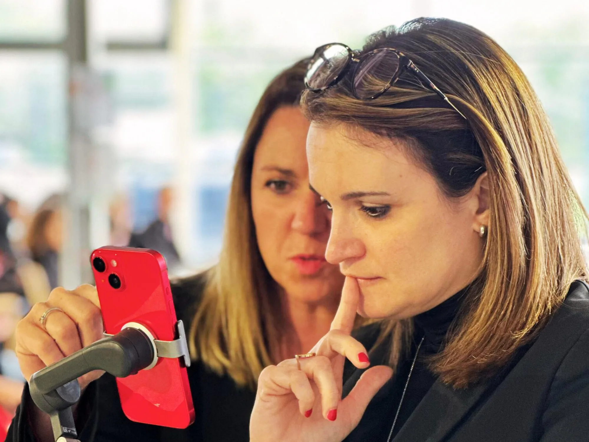 Gladys et Caroline La Com' by YOUCAP